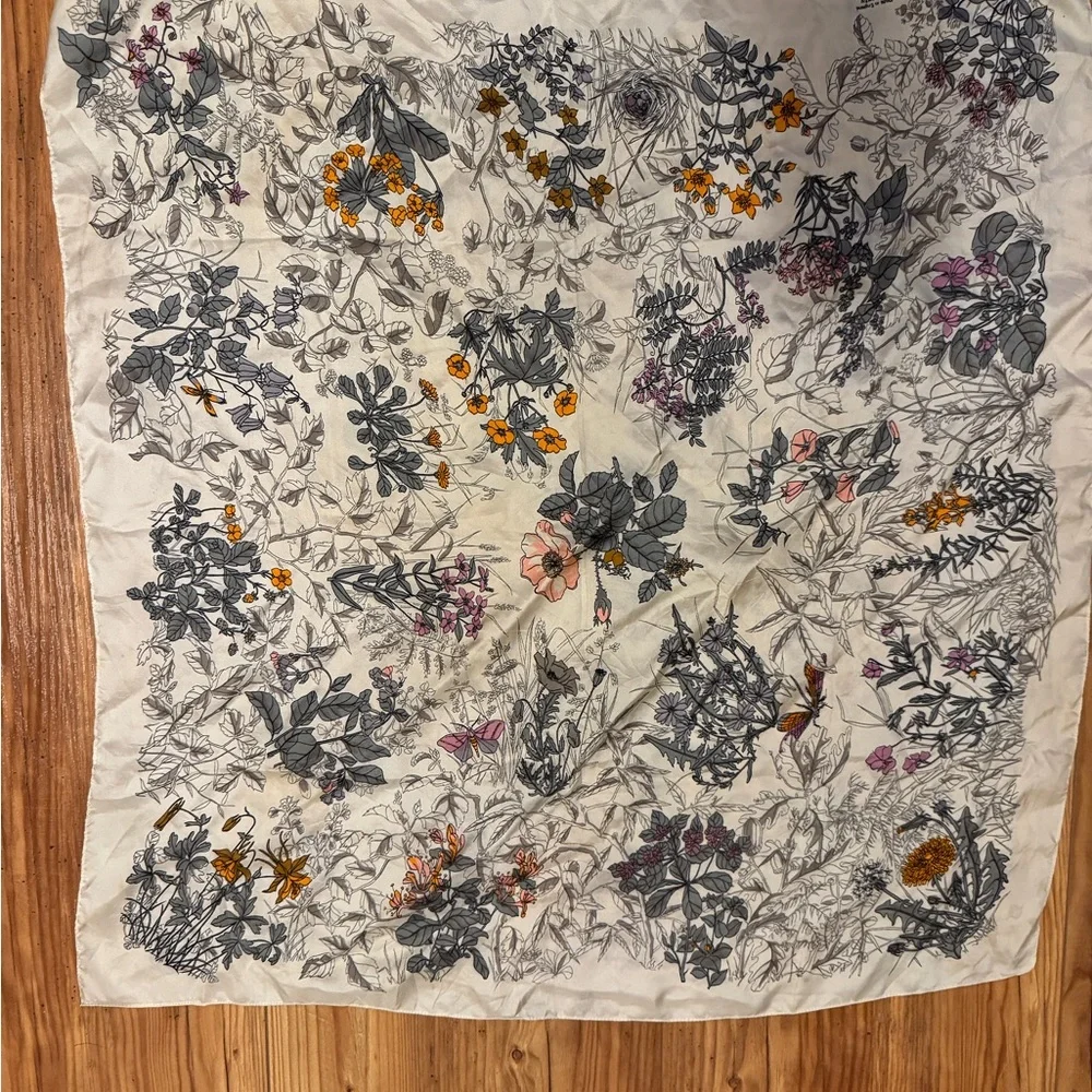 Liberty of London silk scarf - Picture 1 of 2